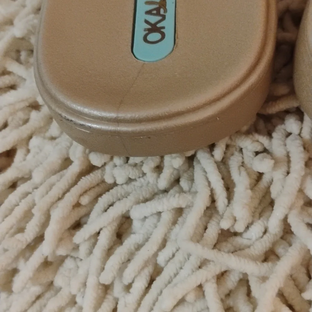 Oka B Sandy Gold And Coral Accent Flipflops - Picture 6 of 9